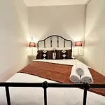 Apartman Em *